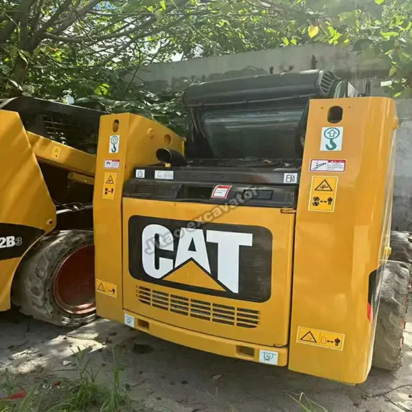 CAT 246D Front View Compact CAT 246D used bulldozers for sale in excellent condition.