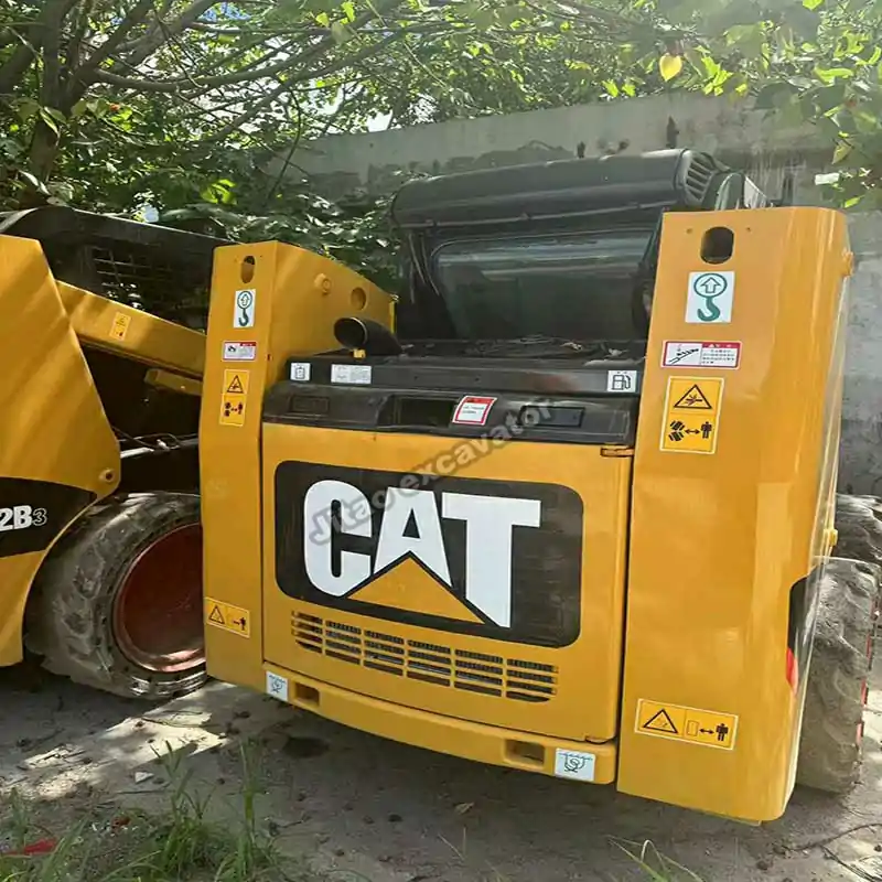 Compact CAT 246D used bulldozers for sale in excellent condition.