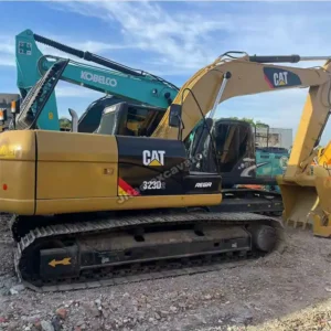 Full side profile of a Cat 323D2, a premium excavator used for sale.