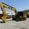 Powerful Boom System Side profile showing the strong boom and arm of the Cat 326D2L.