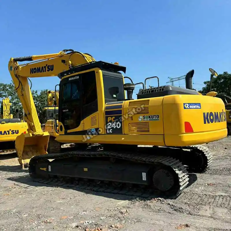 Perspective view of PC240, ensuring we offer the best used komatsu excavator for sale.