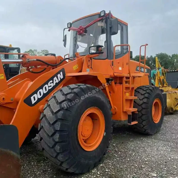 High-performance Doosan DL505 from our used bulldozer for sale stock.
