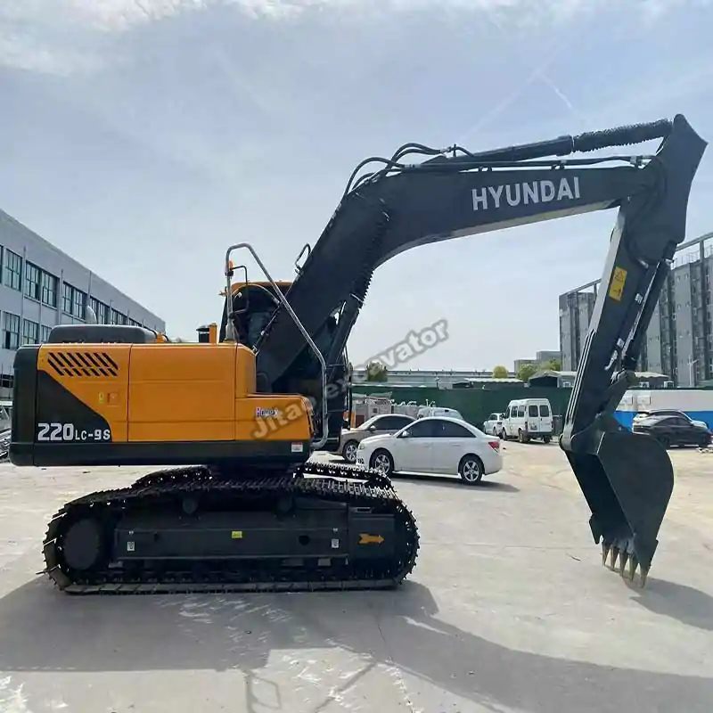 Side profile of the R220LC-9S from our stock of hyundai excavators.