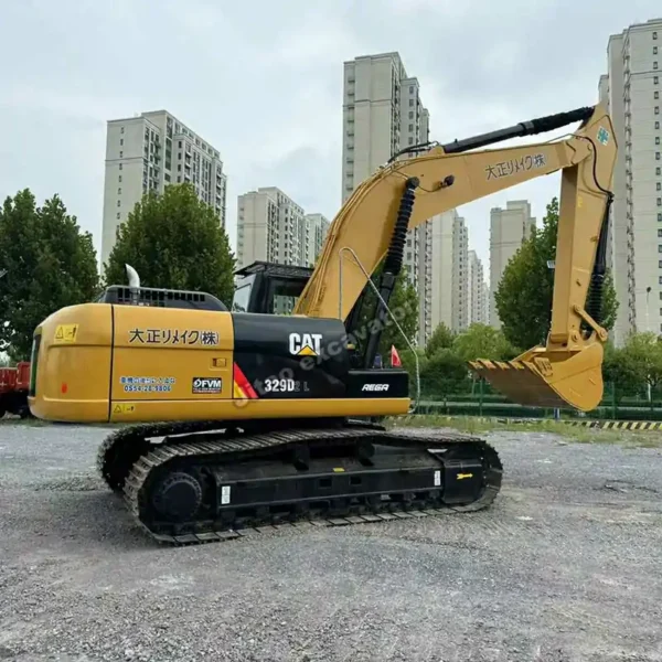 Front-side view of Cat 329D2L with its strong boom and cab.