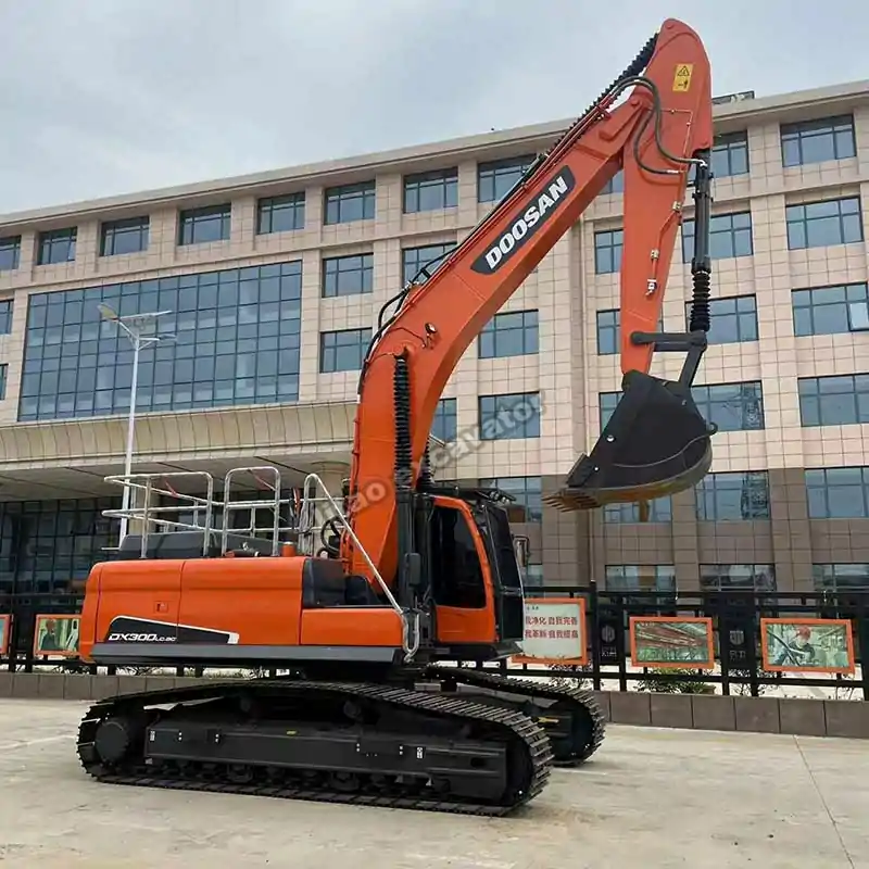 Full side profile of the Doosan DX300LC with reinforced boom and arm.