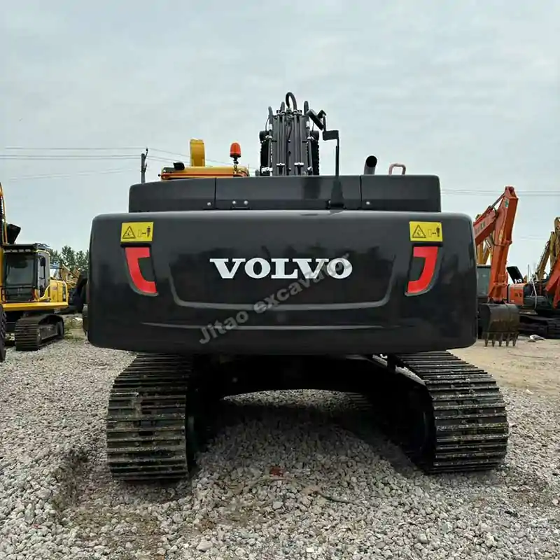 Rear chassis view of the Volvo EC300. Ideal for used case excavator buyers.