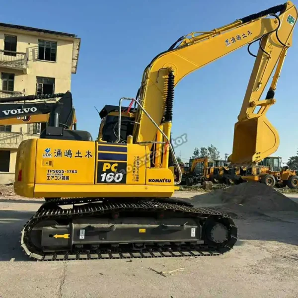 Side profile of PC160 crawler, highlighting our used mini excavator sale inventory.