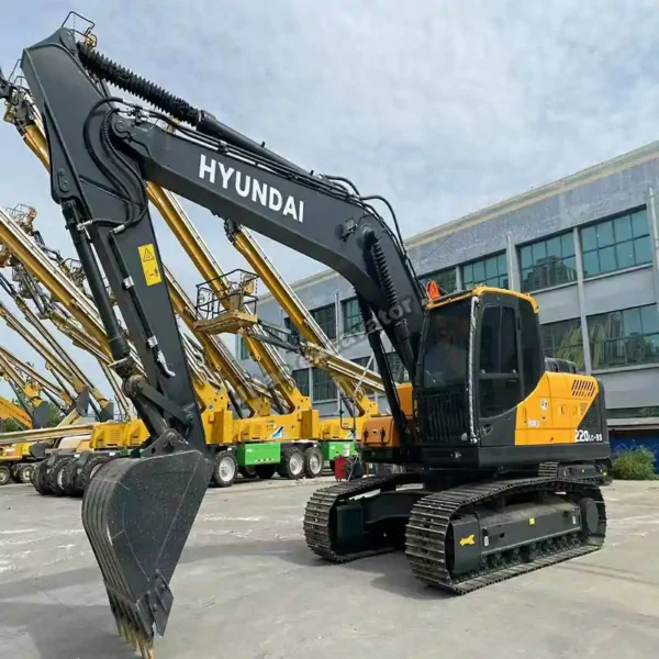 Boom and Bucket View Front perspective view of certified hyundai excavators.