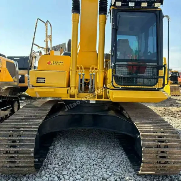 PC200 Undercarriage Front low angle of PC200 tracks and cab, ready as a high-tier mini excavator used alternative.