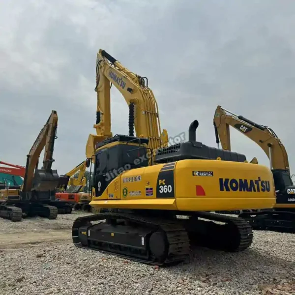 PC360 Angle View Posterior side of the PC300/360 series, a reliable excavator for sale used at our facility.