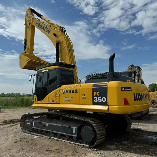 PC350 Profile View Profile view of a 35-ton PC350 for buyers searching for a used excavator for sale by owner.