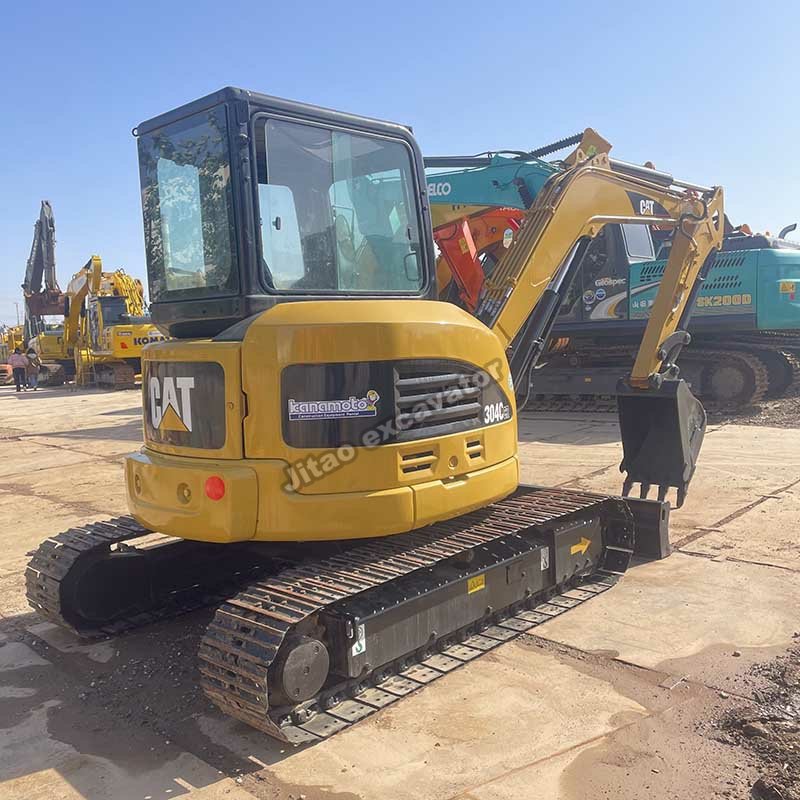 Pre-owned Caterpillar 304CR used mini excavator with rubber tracks.