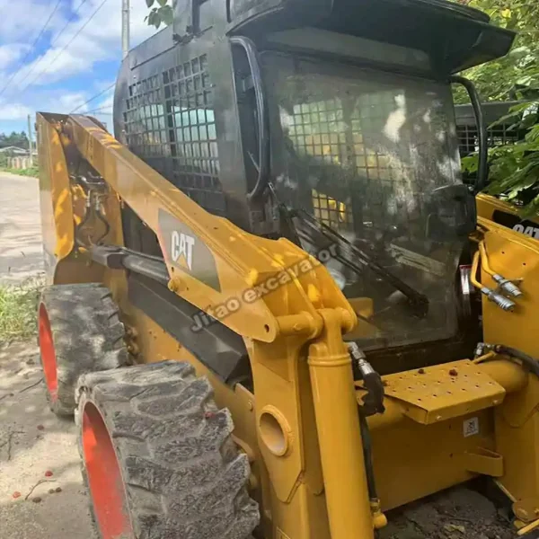 Jitao Certified CAT Side view of a reliable CAT 246D used bulldozers for sale listing.