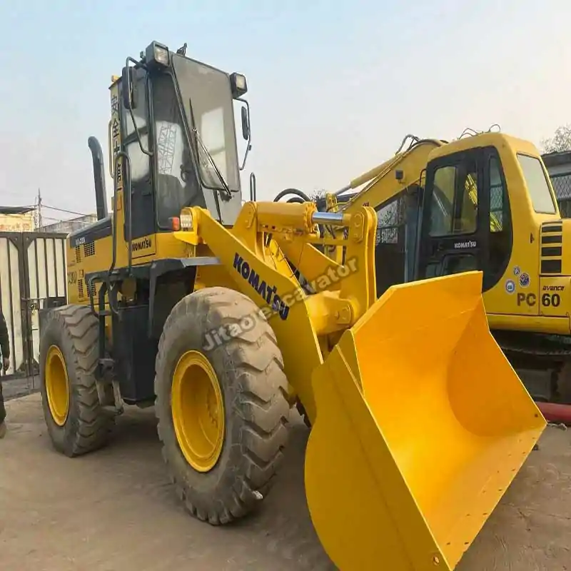 Front angle of a reliable used bulldozer for sale near me from Jitao.