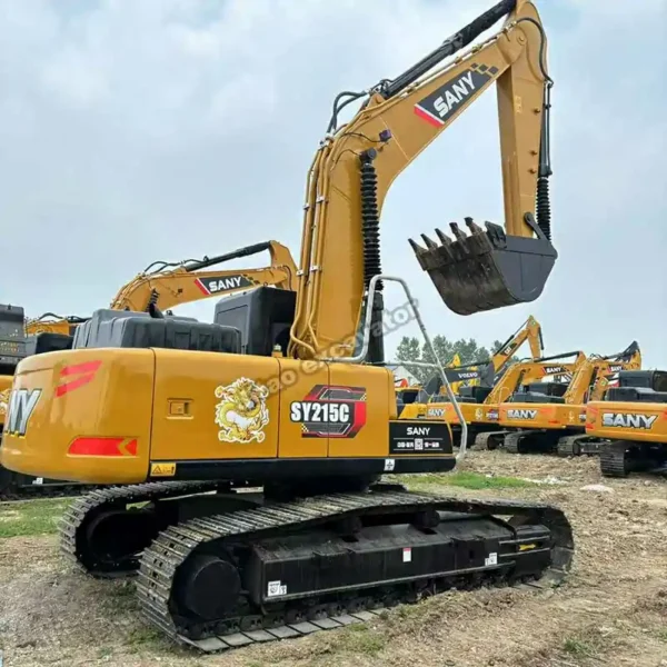 Sany SY215 Side Profile Side view of Sany SY215 featuring reinforced used excavator buckets for mining.