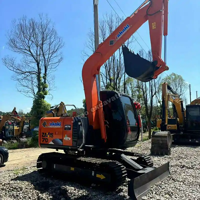 Professional used chinese mini excavator for sale Hitachi ZX70.