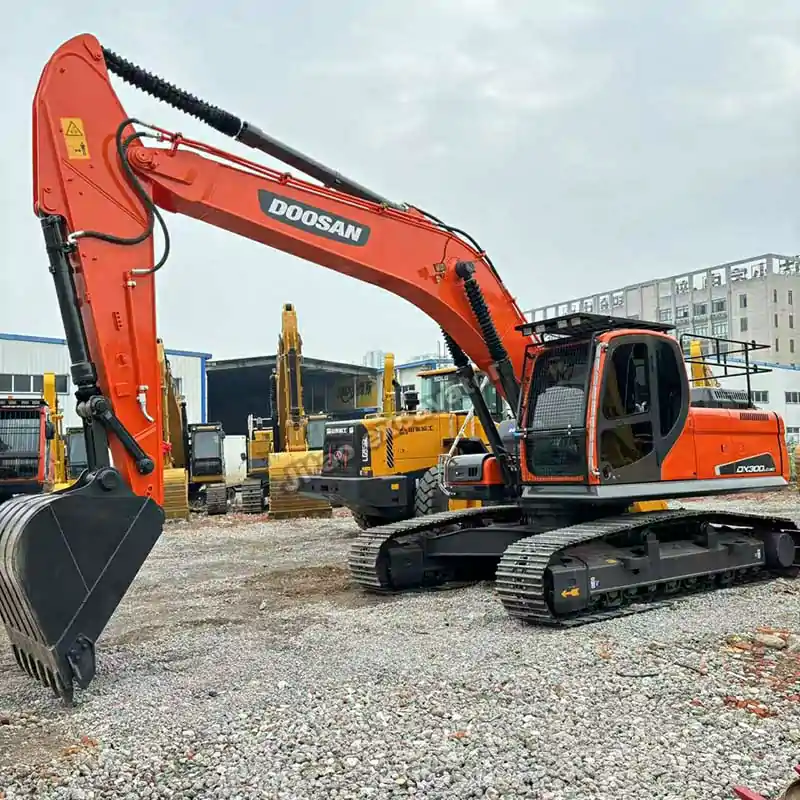 Profile shot of the Doosan DX225LC-9C, highlighting its clean exterior and stability.