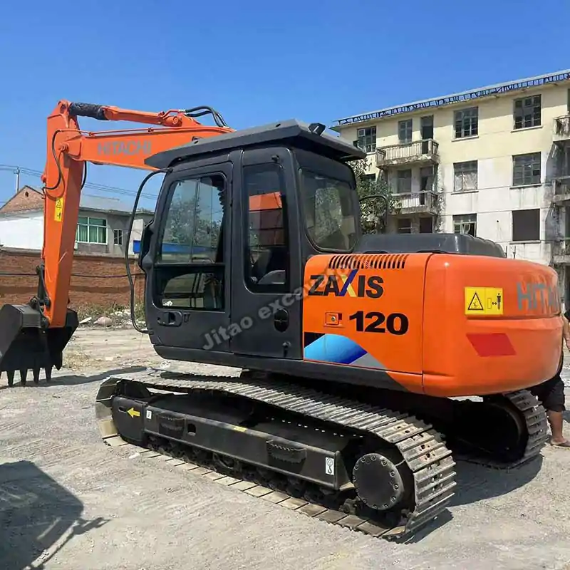 Clean exterior of a hitachi excavator for sale at Jitao.