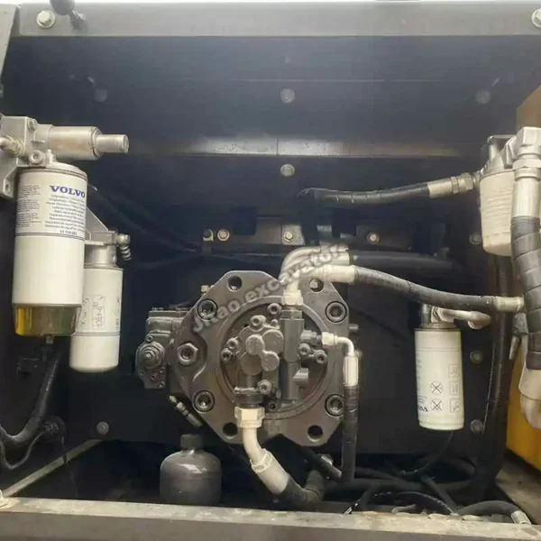 Main pump and engine detail. Reliable used excavator tracks for sale partner.