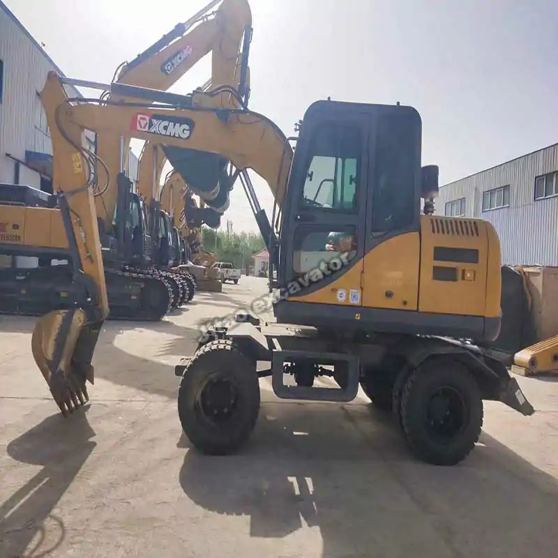 Side profile of the XCMG XE75WG wheeled mini excavator at Jitao.